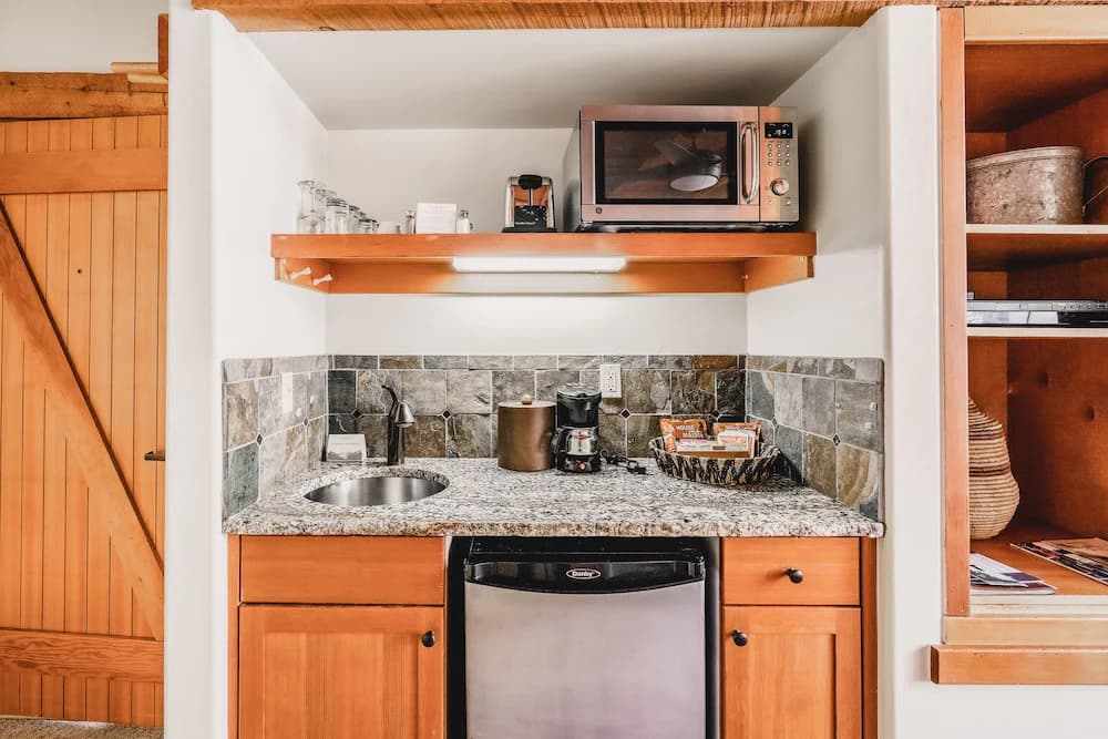 Private kitchenette