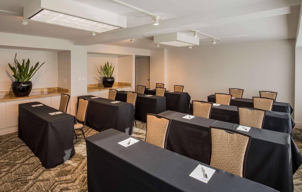 Meeting facility