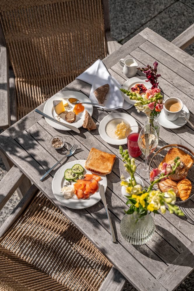 Breakfast buffet