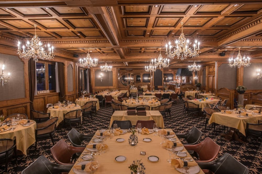 Banquet hall