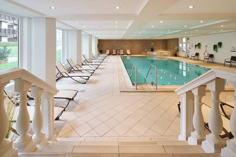 Exercise/lap pool