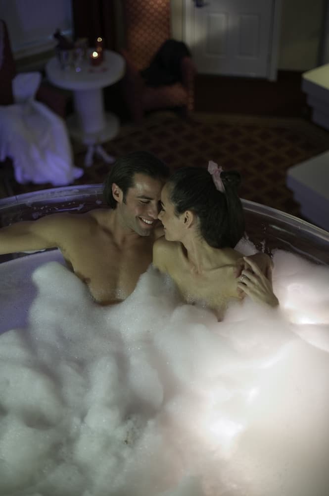 Jetted tub