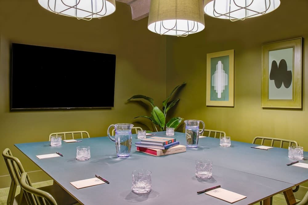 Meeting facility