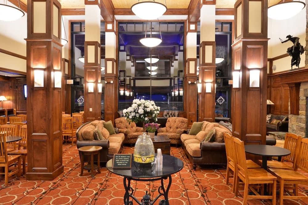 Lobby lounge