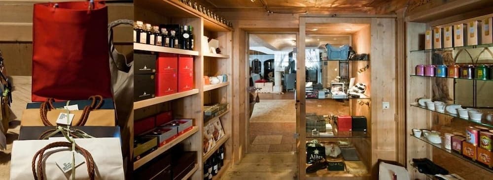 Gift shop