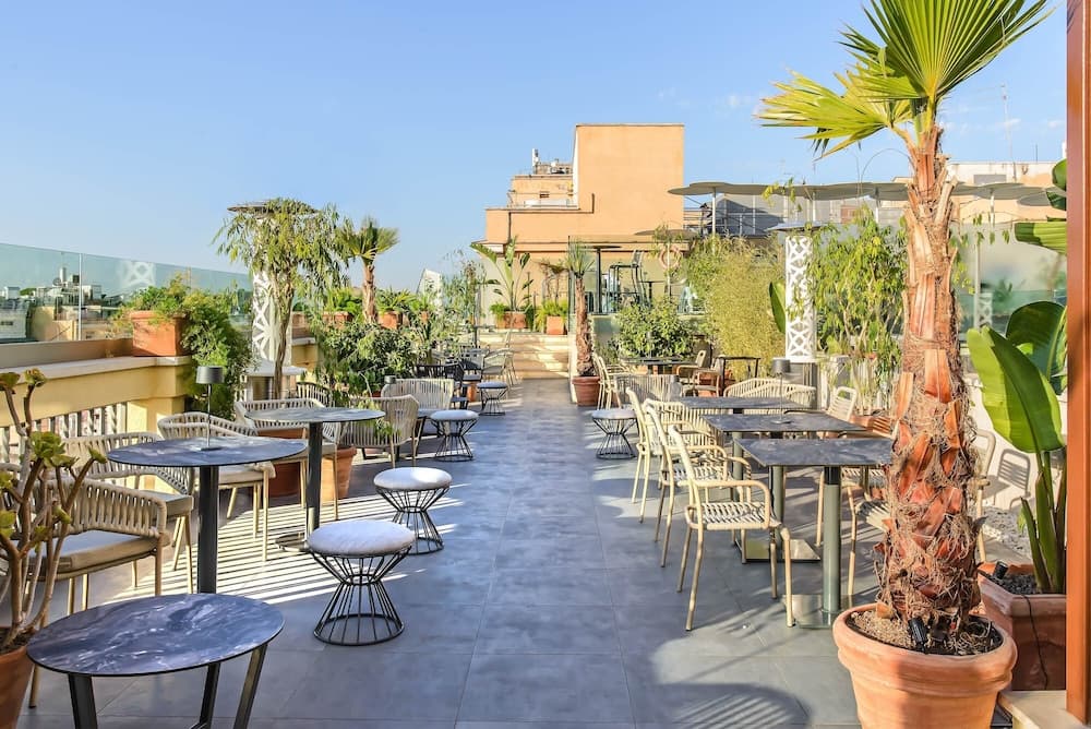 Poolside bar