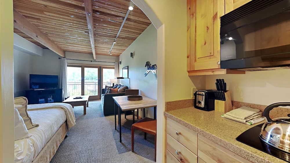 Private kitchenette