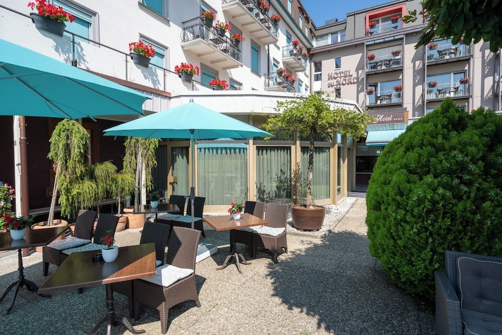 Sundeck