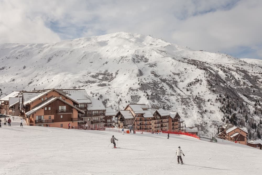 Snow and ski sports