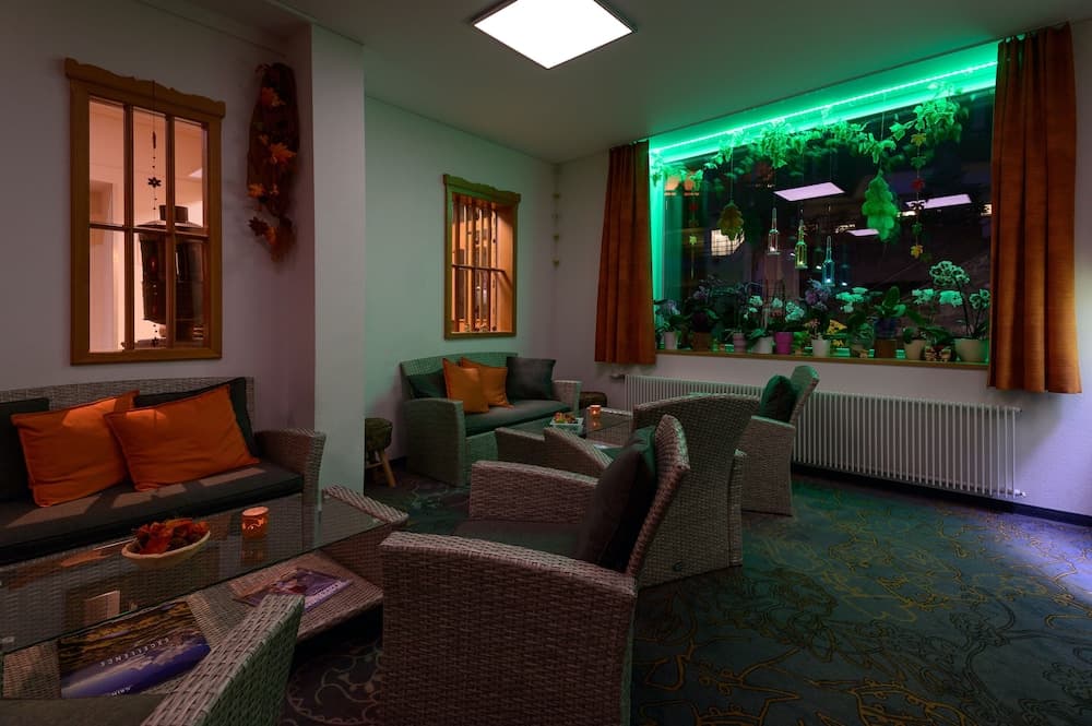 Lobby lounge
