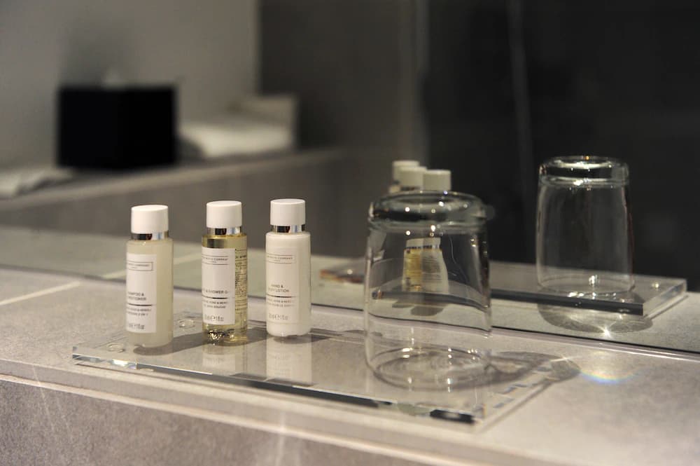 Bathroom amenities