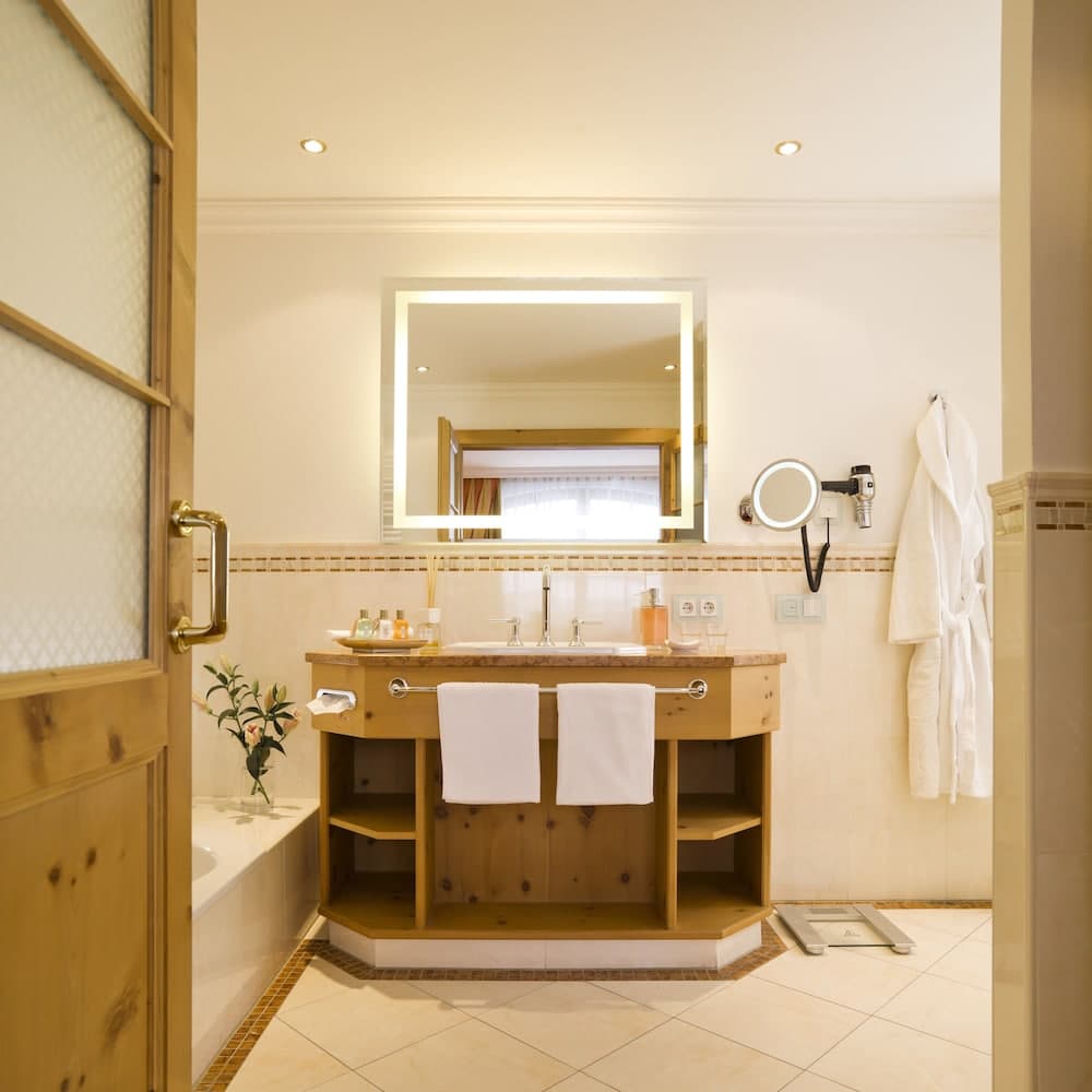 Bathroom sink