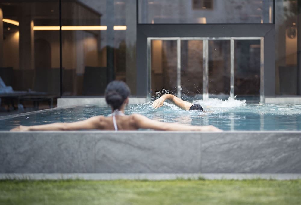 Infinity pool