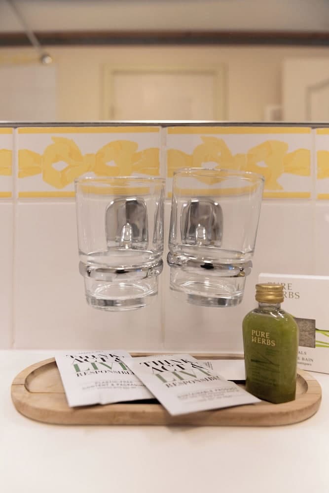 Bathroom amenities