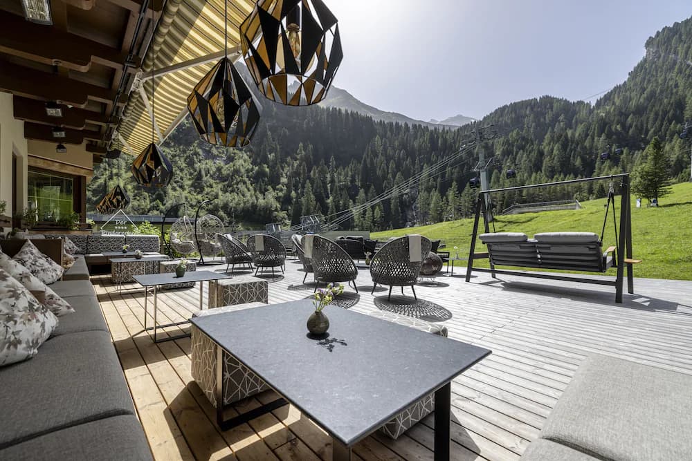 Sundeck