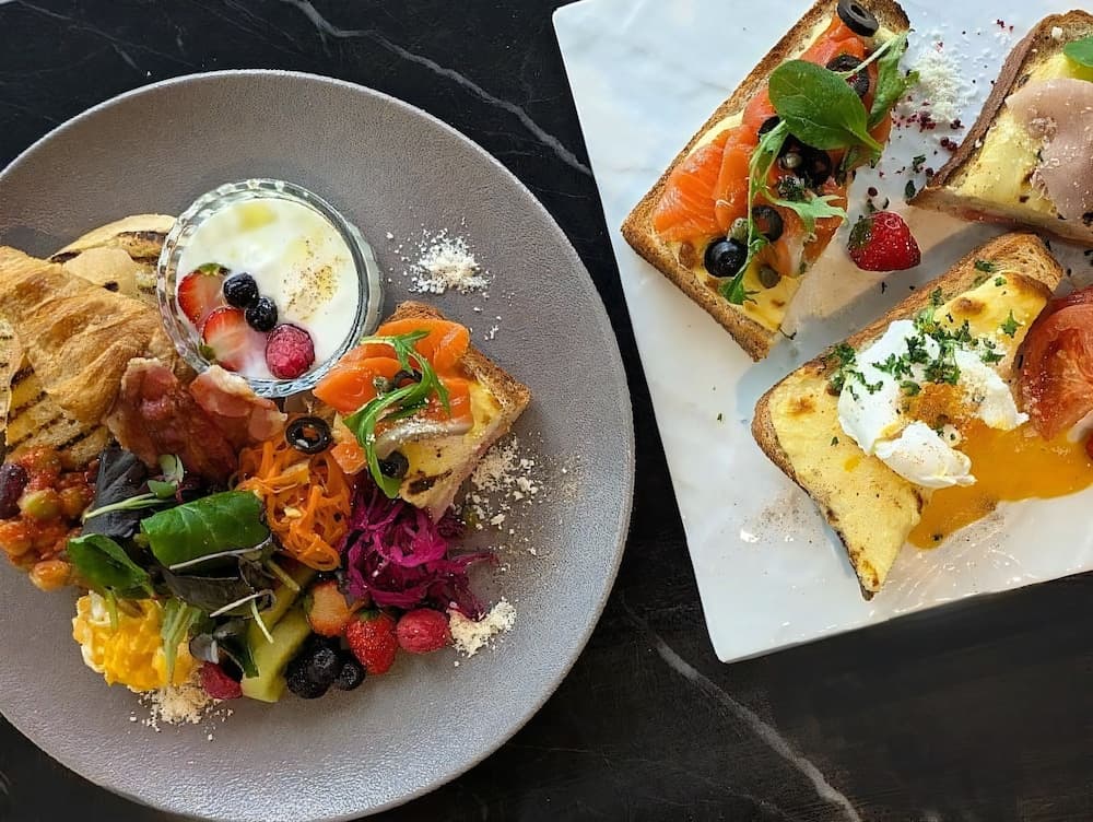 Breakfast buffet