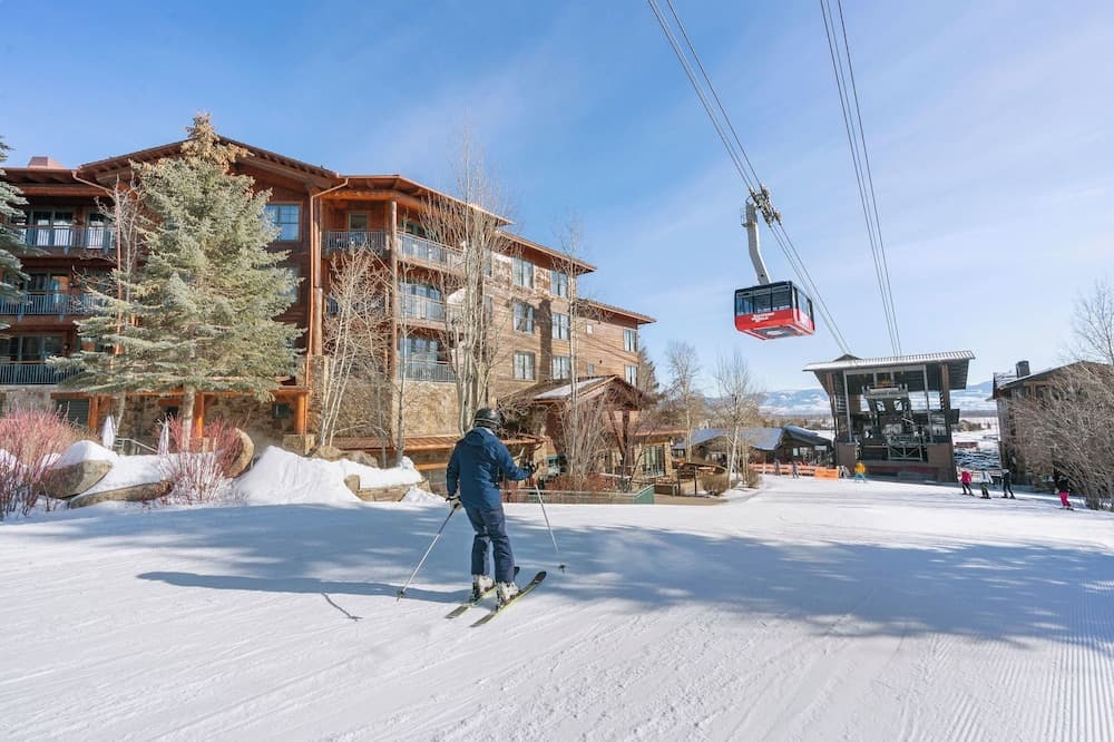 Snow and ski sports
