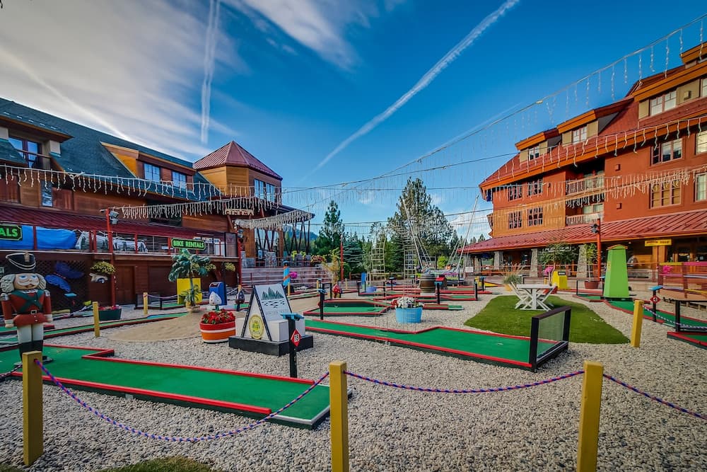 Mini-golf