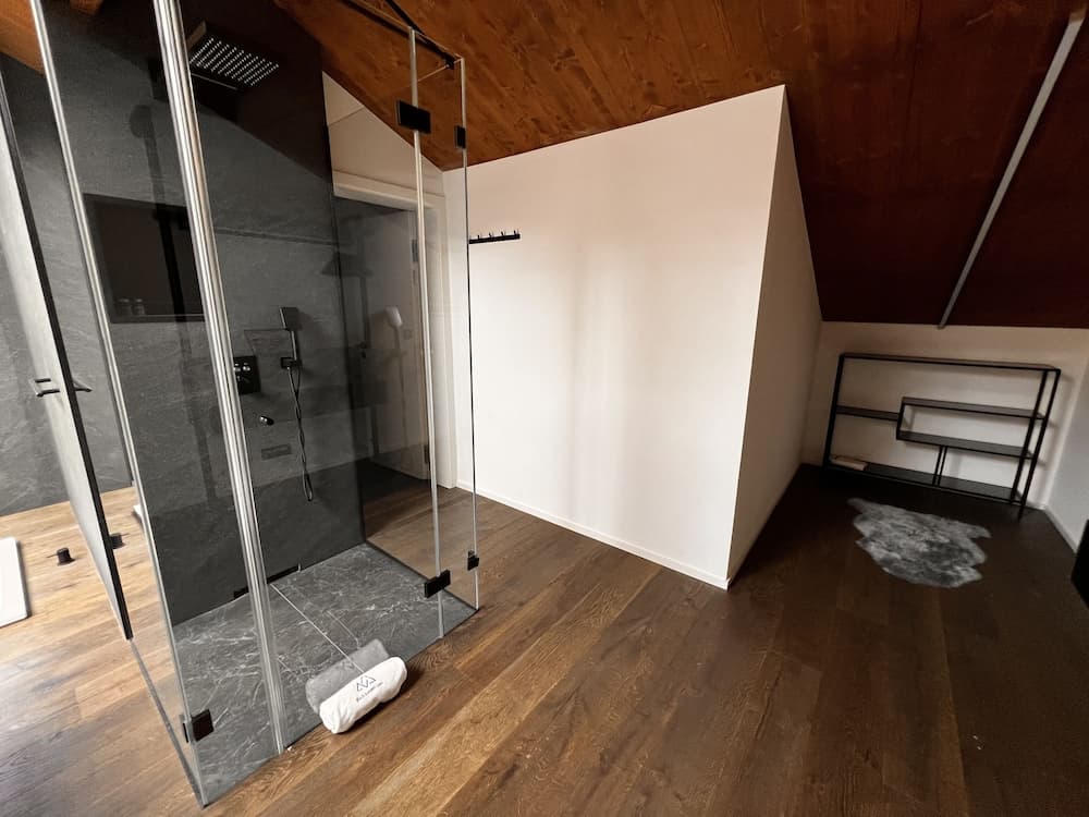Bathroom shower