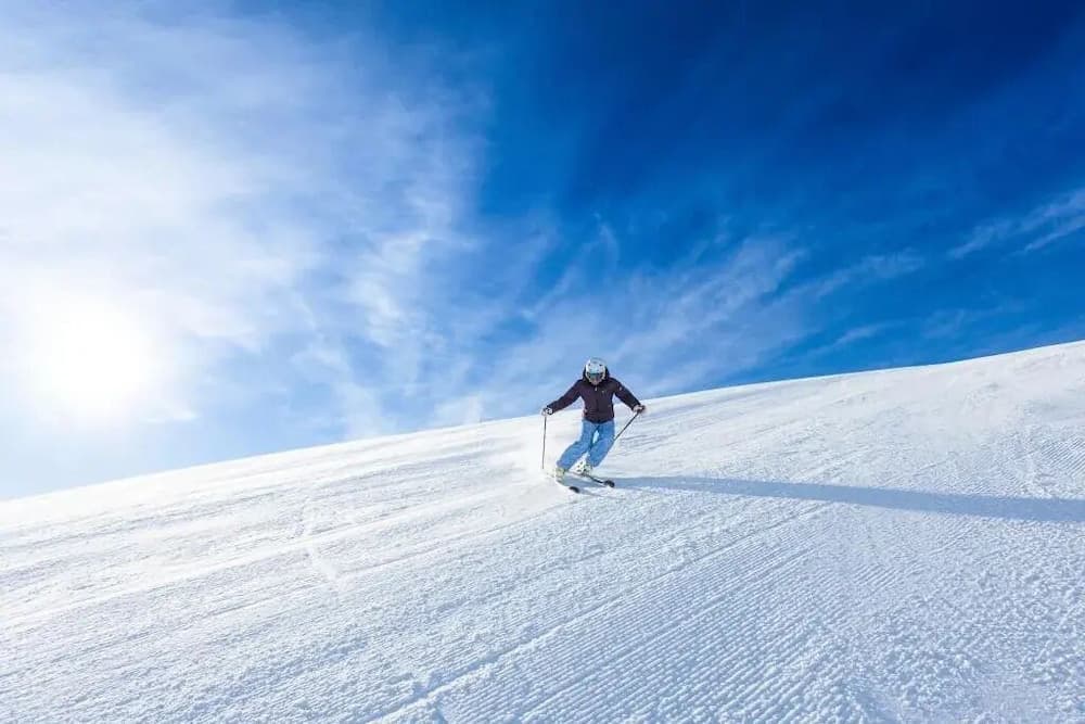 Snow and ski sports