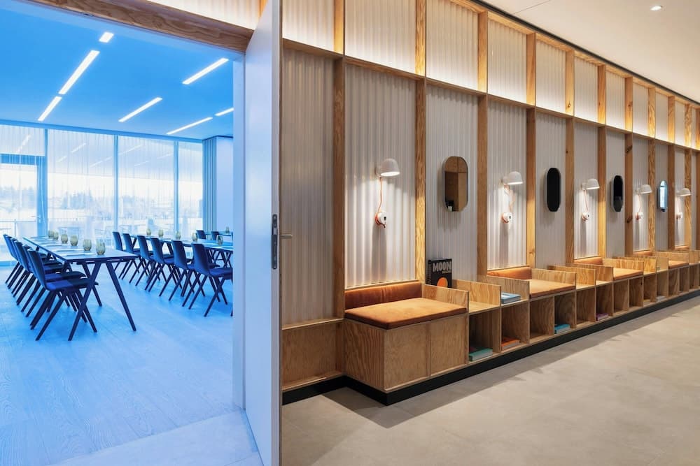 Meeting facility