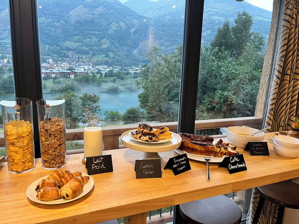 Breakfast buffet