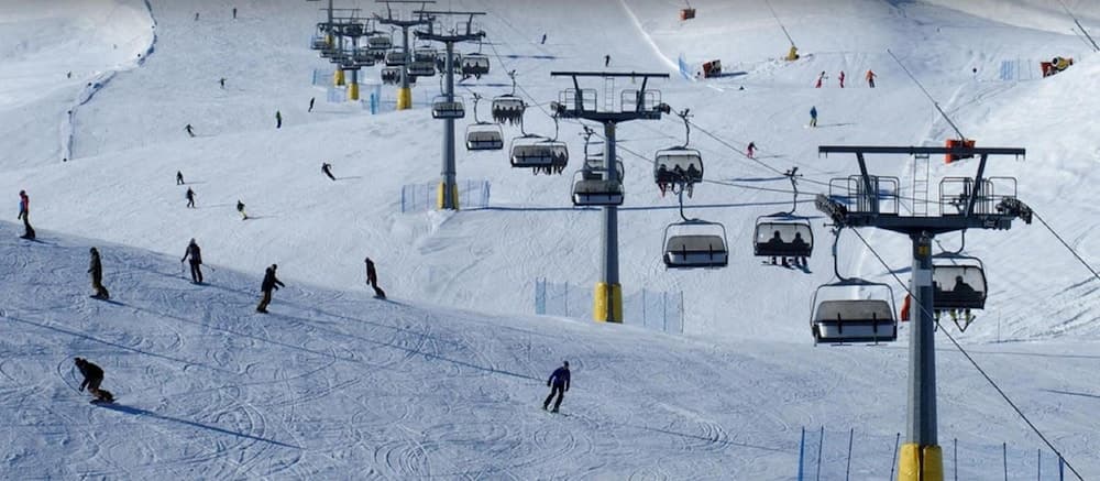 Snow and ski sports