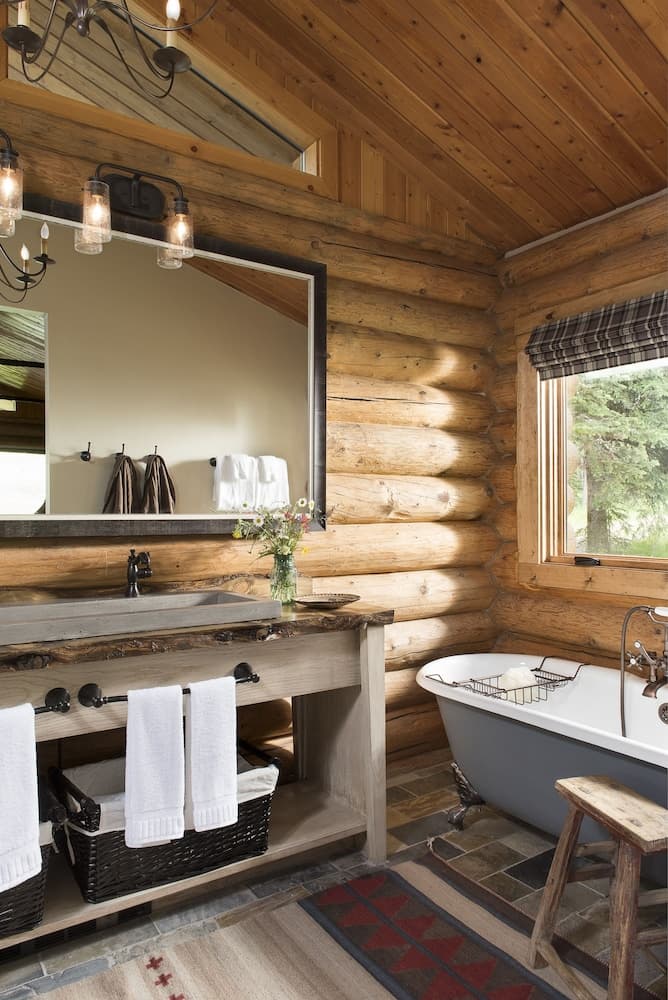 Deep soaking bathtub
