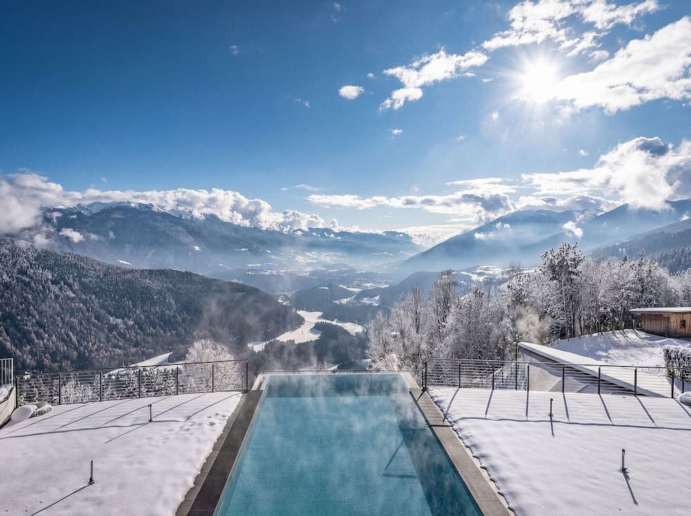 Infinity pool