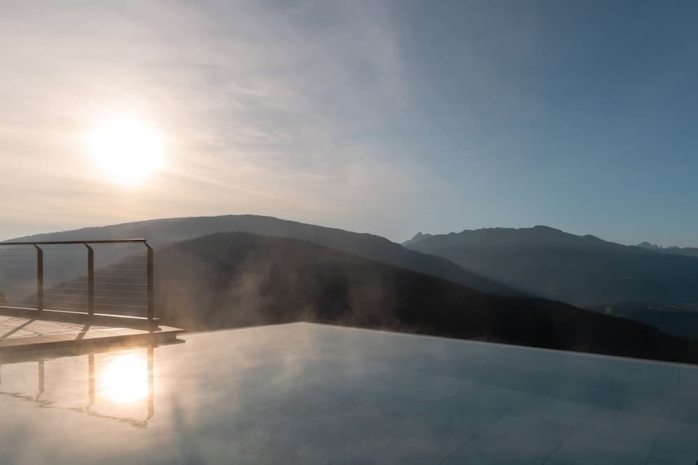 Infinity pool
