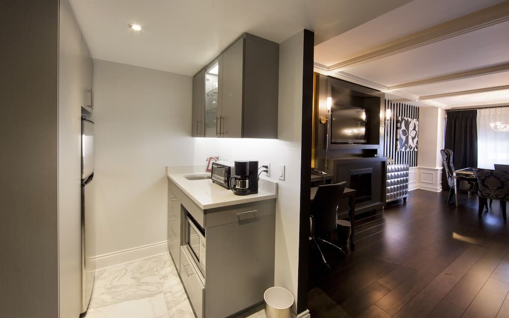 Private kitchenette