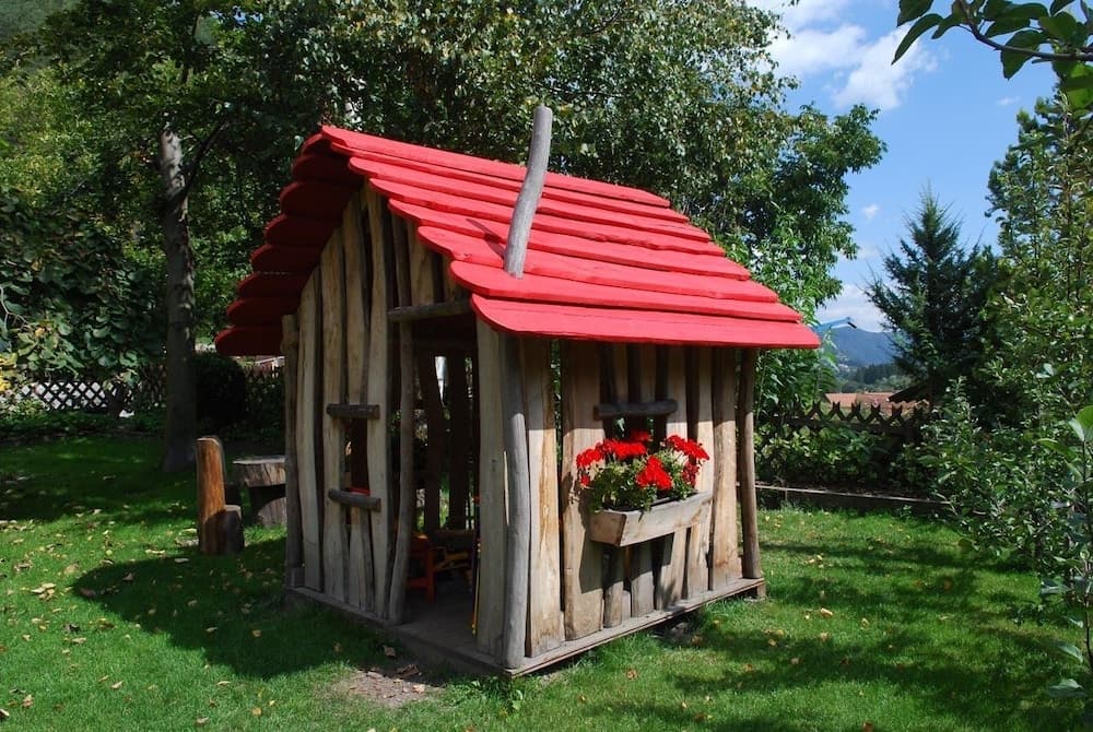 Children's play area - outdoor