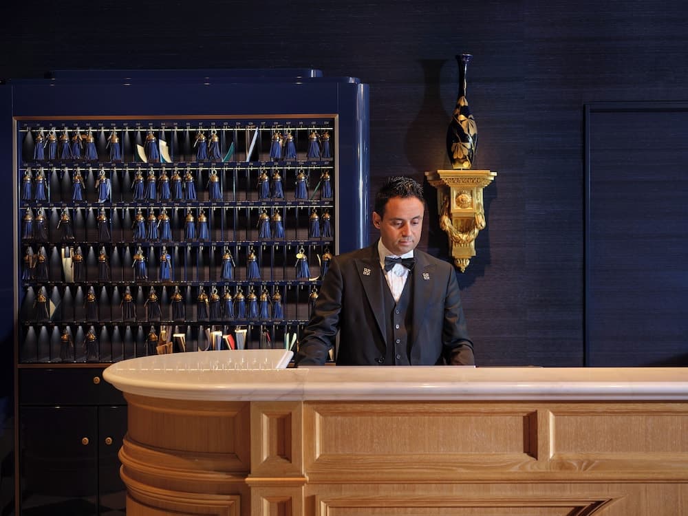 Concierge desk