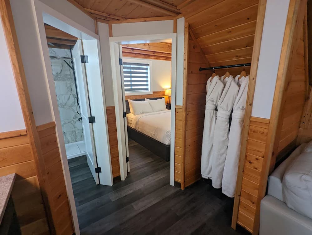 Room amenity