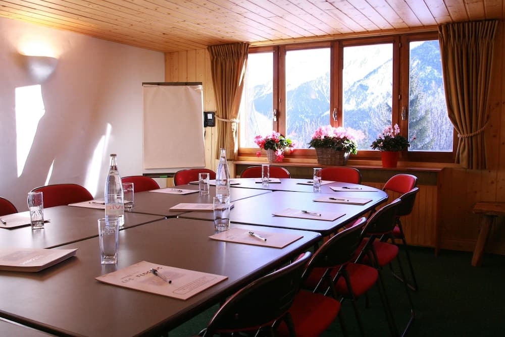 Meeting facility