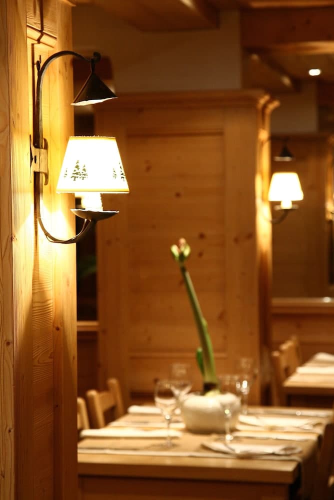 Couples dining
