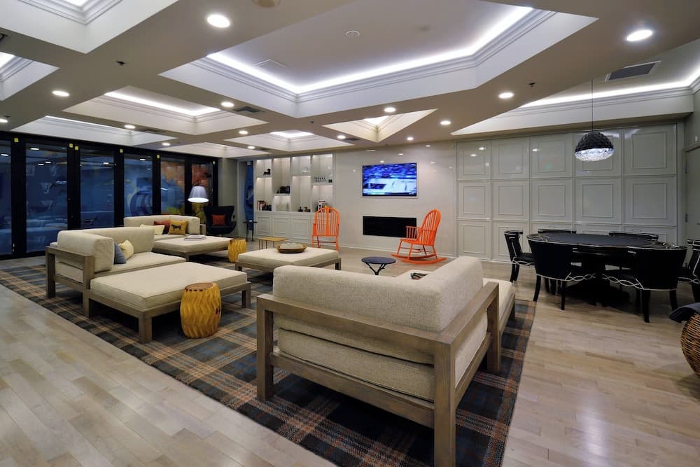 Lobby lounge