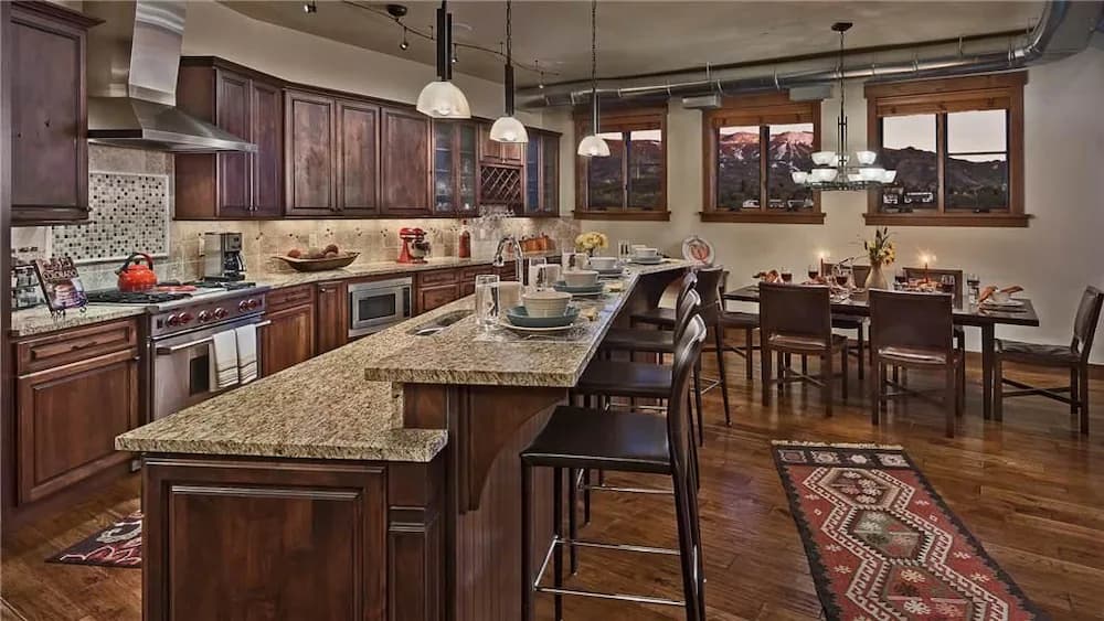 Private kitchen