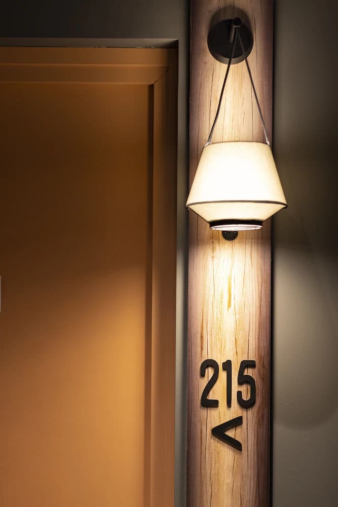 Handrails in hallways