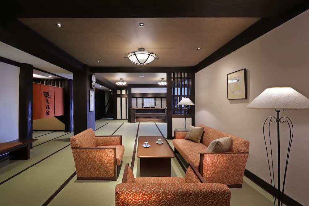 Lobby lounge