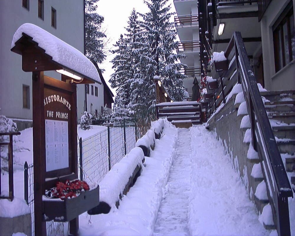 Primary image