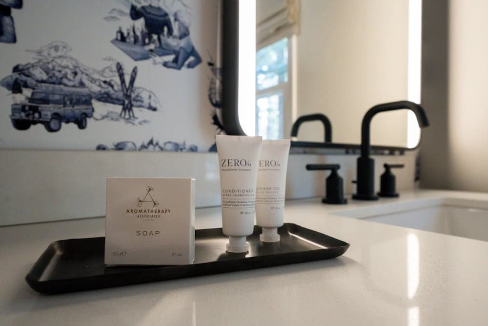 Bathroom amenities