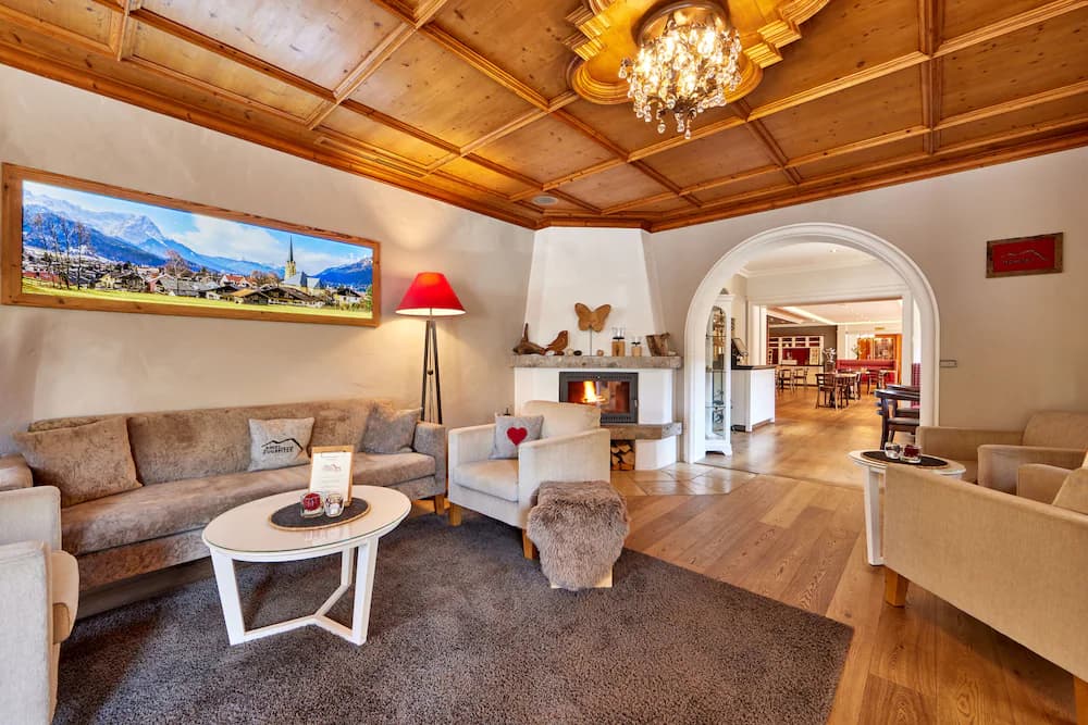 Lobby lounge