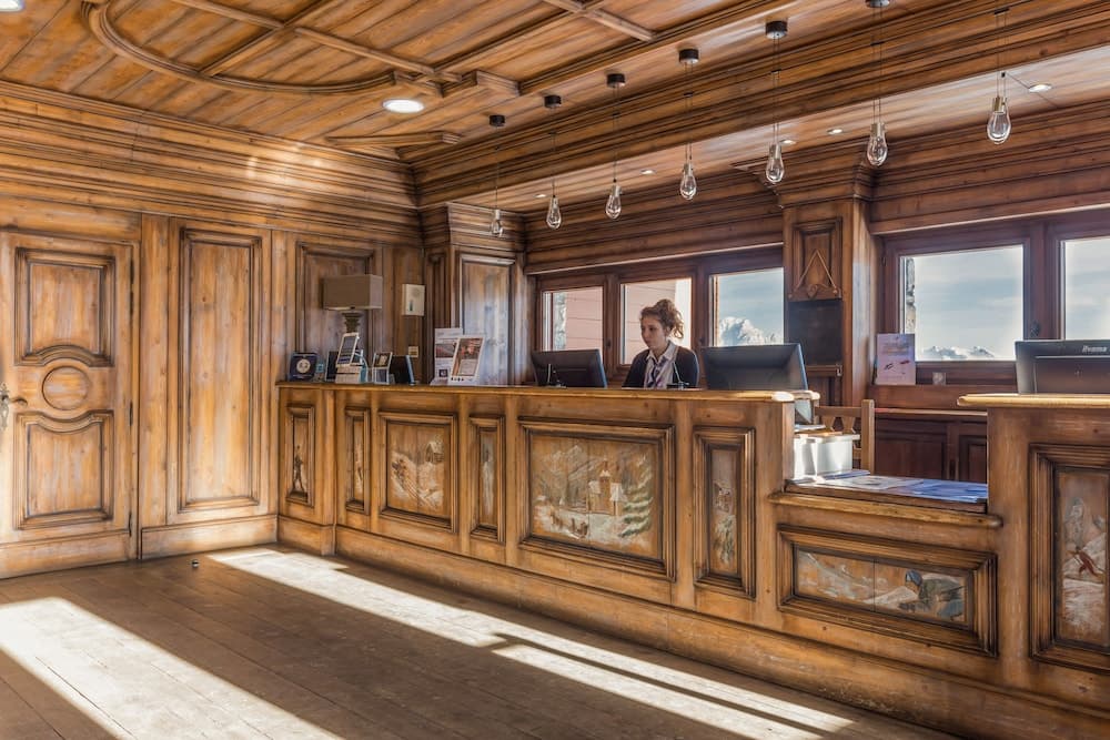 Reception hall