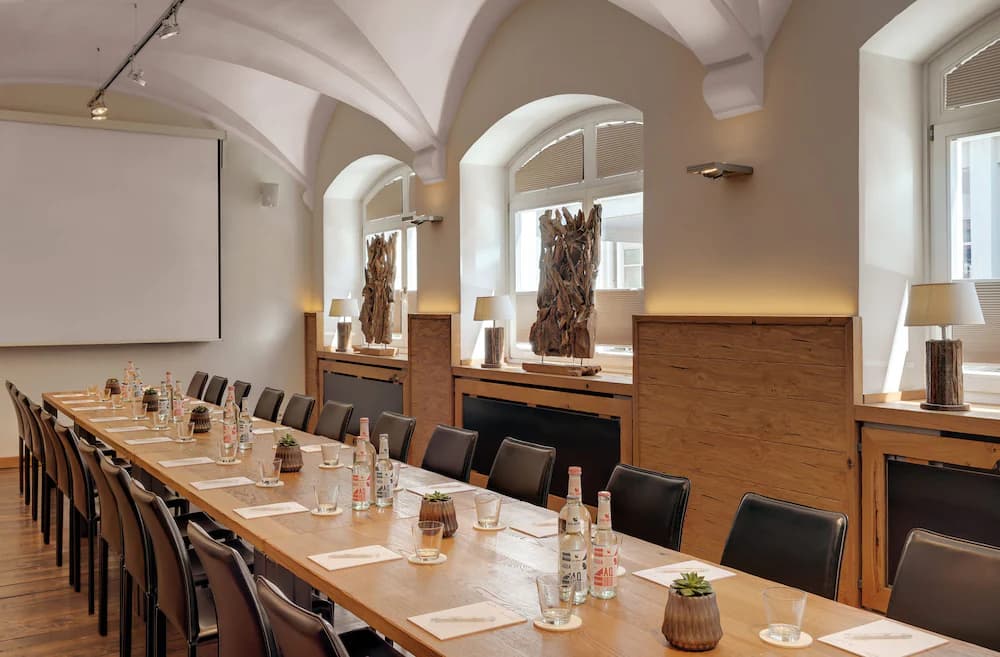 Meeting facility