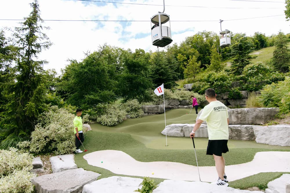 Mini-golf