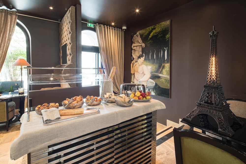 Breakfast area
