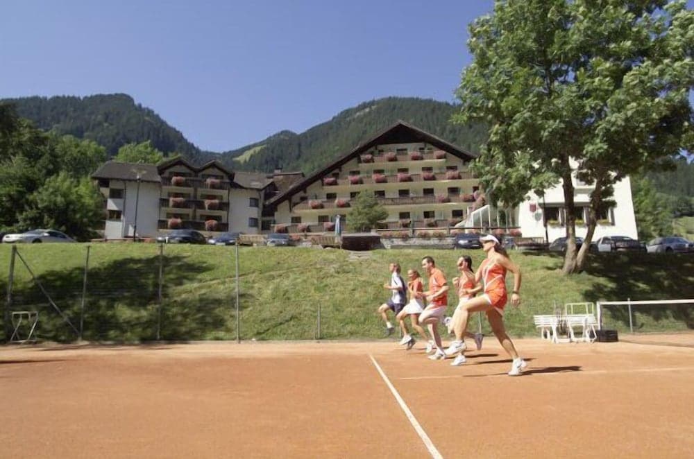Tennis court