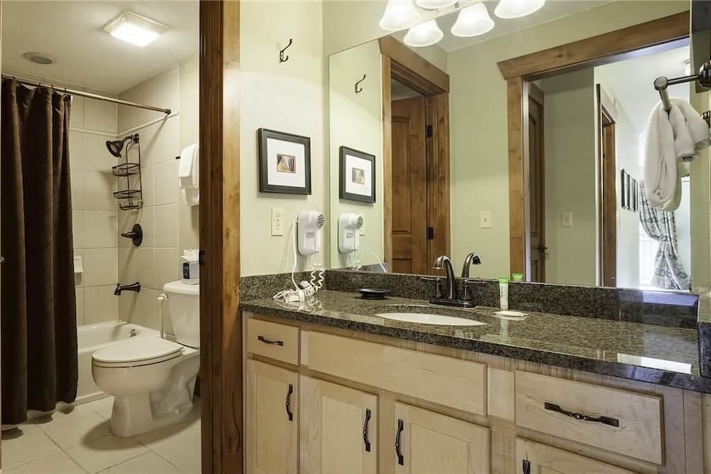 Bathroom amenities