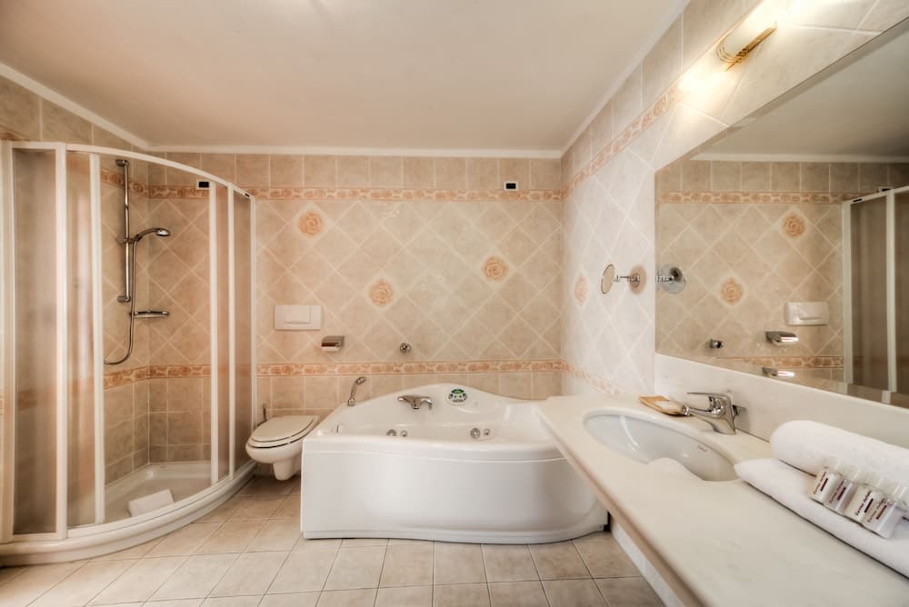 Bathroom amenities